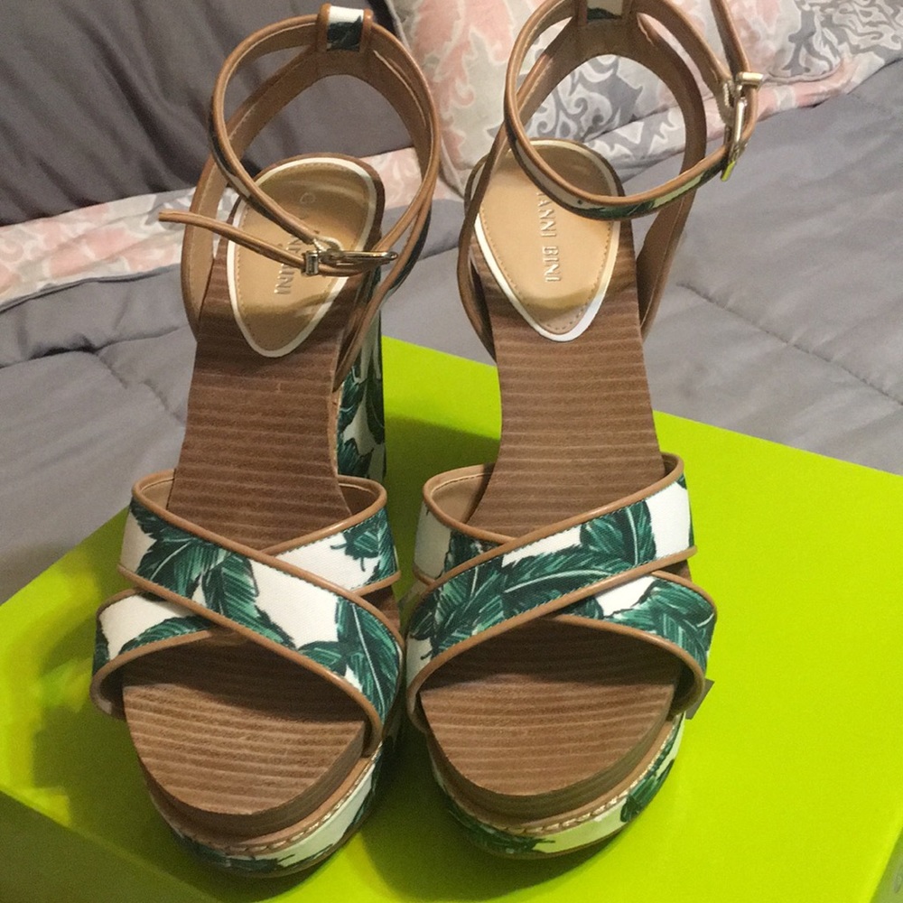 Shoes - Picture 3 of 5